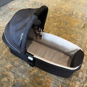 Nuna Mixx Bassinet. Brand new